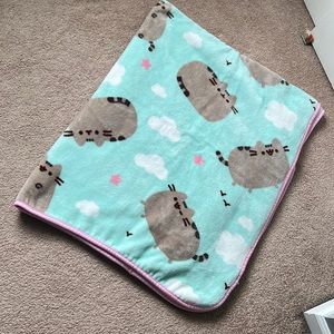 Pusheen plush blanket